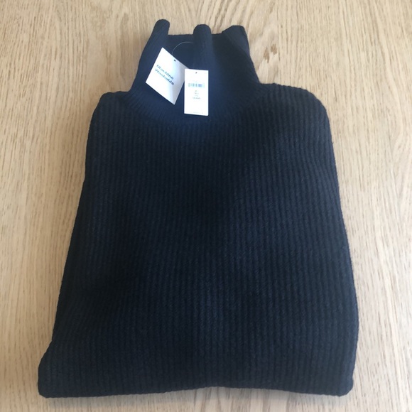 Black Turtleneck sweater - a staple of any closet - Picture 3 of 3